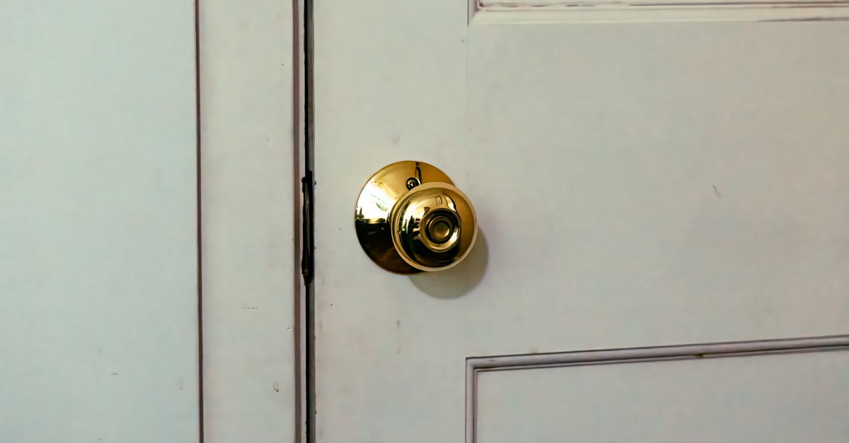 front door lock key — Huntley IL Locksmith