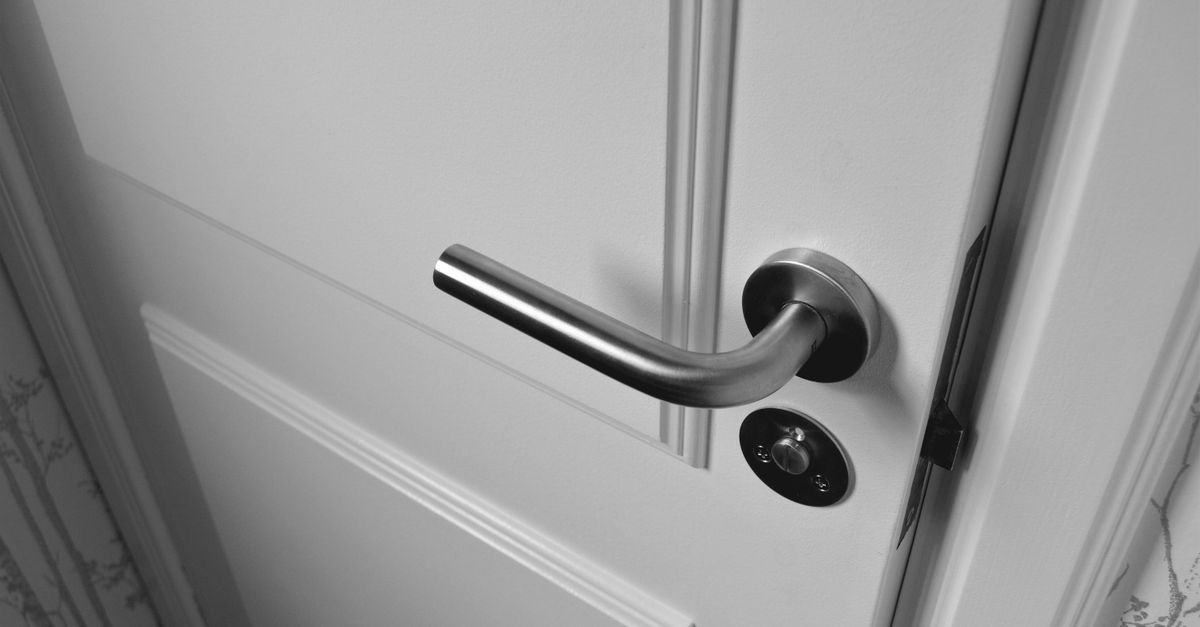 front door lock key — Huntley IL Locksmith